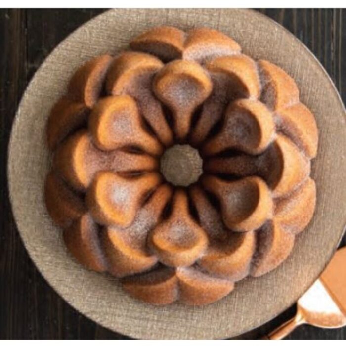 cast alum round magnolia bundt pan 251xh95cm 230725095321 1